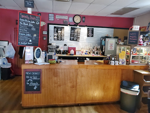 Restaurant «The Pineapple Tea Room & Coffee Shoppe», reviews and photos, 604 Colwyn St, Cumberland Gap, TN 37724, USA
