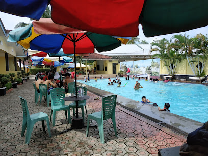 Kolam Renang Hotel Aksi Desa Kace Timur