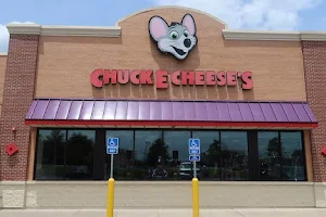 Chuck E. Cheese image