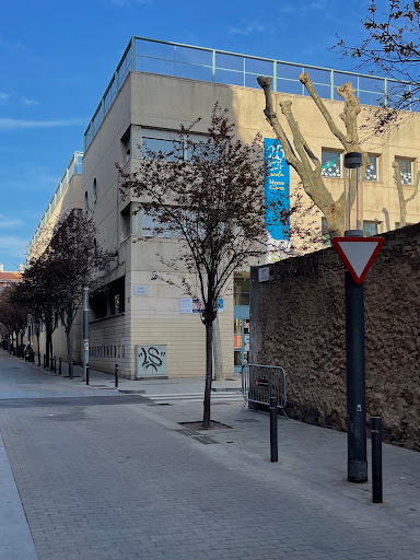 Escuela Mestre Enric Gibert i Camins en Barcelona