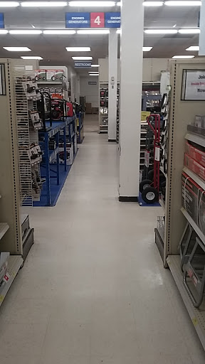 Hardware Store «Harbor Freight Tools», reviews and photos, 2658 Peters Creek Pkwy, Winston-Salem, NC 27127, USA