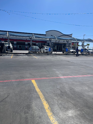 Tsunami Car Wash en Horizon City