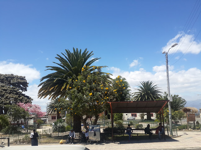 Centro En El Parque De Imantag Canton Cotacachi