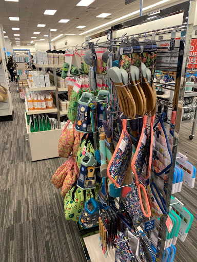 Department Store «Nordstrom Rack South Loop», reviews and photos, 1118 S Canal St, Chicago, IL 60607, USA