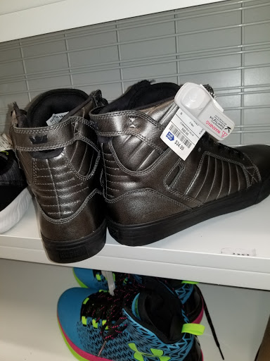 Clothing Store «Ross Dress for Less», reviews and photos, 8123 Cooper Creek Blvd, University Park, FL 34201, USA