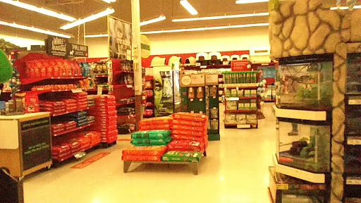 Pet Supply Store «Petco Animal Supplies», reviews and photos, 6425 Keizer Station Blvd, Keizer, OR 97303, USA