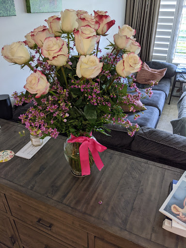 Florist «La Fleur Florals and Events», reviews and photos, 2047 Wilton Dr, Wilton Manors, FL 33305, USA