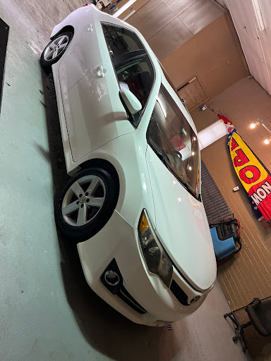 Car Detailing Service «Magic Shine Hand Carwash & Detail shop», reviews and photos, 546 Snyder Ave, Barberton, OH 44203, USA