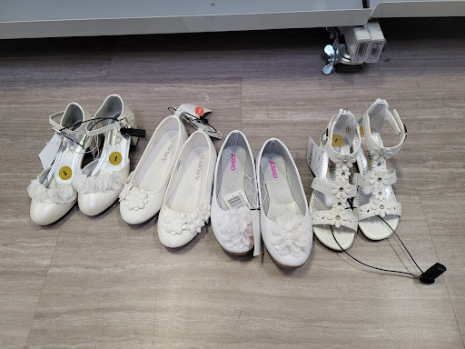 Clothing Store «Burlington Coat Factory», reviews and photos, 2920 SW Military Dr A, San Antonio, TX 78224, USA