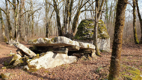 attractions Le dolmen de Peyrelevade Limeyrat