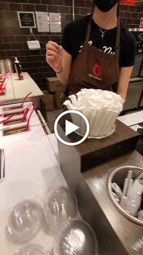 Frozen Yogurt Shop «Red Mango», reviews and photos, 61-47 188th St, Fresh Meadows, NY 11365, USA