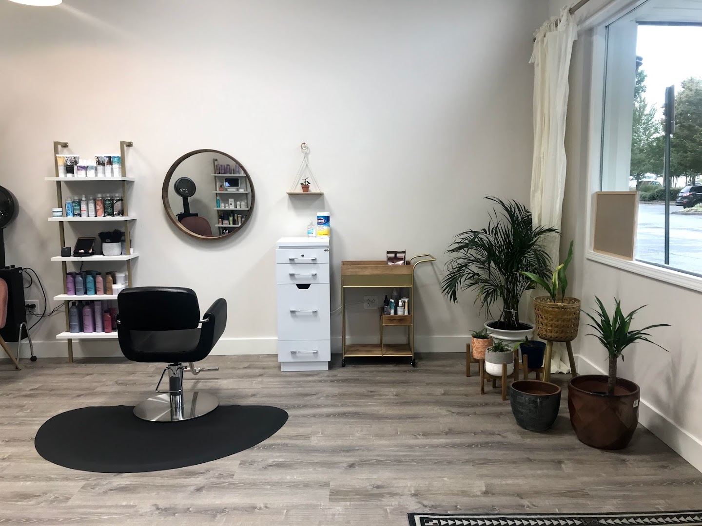 LeeLou Salon