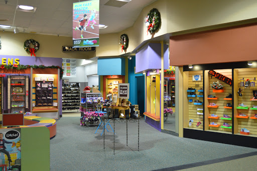 Shoe Store «Reyers Shoe Store», reviews and photos, 40 S Water Ave, Sharon, PA 16146, USA