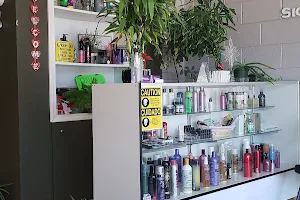 Renacer Hair Salon image