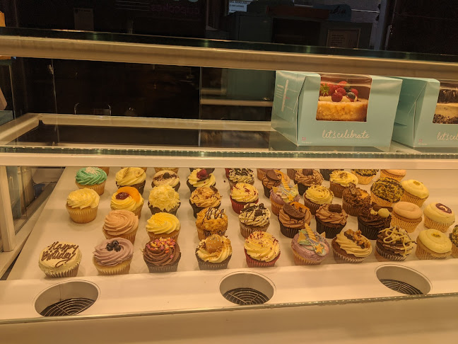 Lola's Cupcakes Waterloo - Bakery
