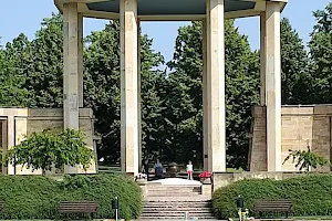 Parkoviště Lidice Památník image