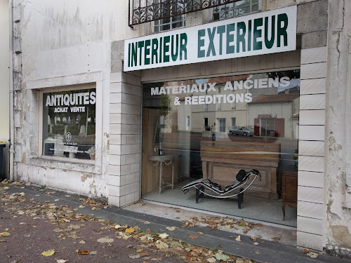 Magasin d'antiquités Inexterieur Saint-Jean-d'Angély