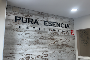 Pura Essència Estilistes image