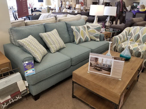 Furniture Store «Raymour & Flanigan Furniture and Mattress Store», reviews and photos, 275 Glen Cove Rd, Carle Place, NY 11514, USA