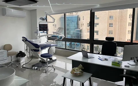 Abu Shehab Dental Clinics عيادات أبوشهاب لطب الأسنان image