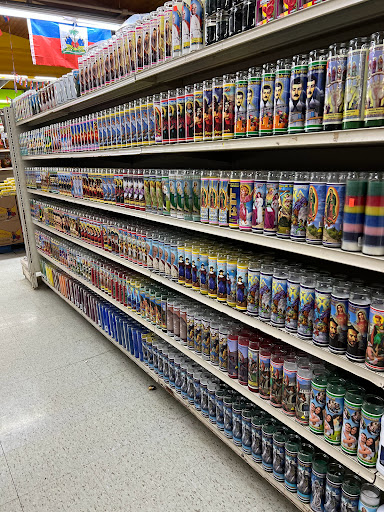 Grocery Store «El Gigante Grocery Store», reviews and photos, 2720 W 71st St, Indianapolis, IN 46268, USA