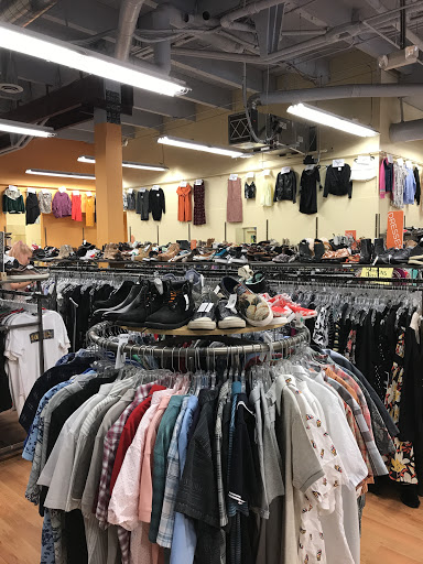 Used Clothing Store «Crossroads Trading Co.», reviews and photos, 128 NW 23rd Ave, Portland, OR 97210, USA