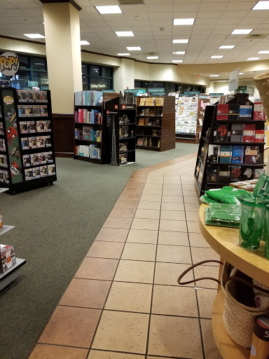 Book Store «Barnes & Noble», reviews and photos, 5701 Sunset Dr #196, South Miami, FL 33143, USA