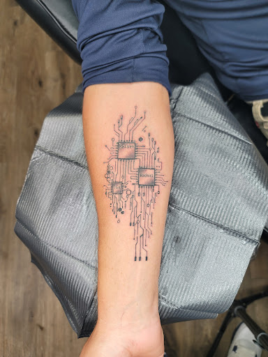 Explore minimal finger tattoos ideas, creative tattoo ideas in Titusville, available at Exclusive Ink Studio