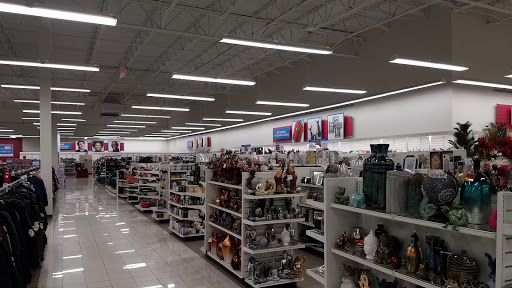 Clothing Store «Burlington Coat Factory», reviews and photos, 16590 N Fwy Service Rd, Conroe, TX 77384, USA