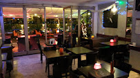 Atmosphère du Restaurant La Terrasse du Port à Bandol - n°5