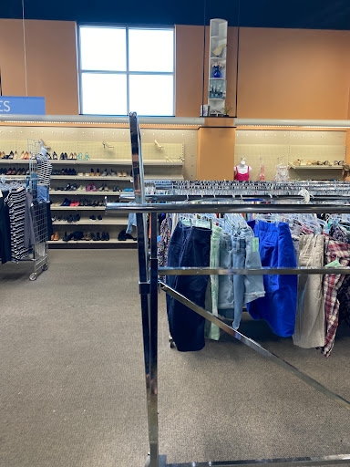 Thrift Store «St. Vincent De Paul Thrift Store», reviews and photos, 13986 Manchester Rd, Ballwin, MO 63011, USA