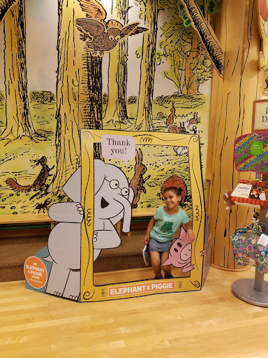 Book Store «Barnes & Noble», reviews and photos, 113 W County Center, Des Peres, MO 63131, USA