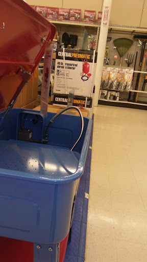 Hardware Store «Harbor Freight Tools», reviews and photos, 34600 Warren Rd, Westland, MI 48185, USA