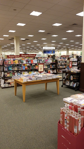 Book Store «Barnes & Noble Booksellers South Corona», reviews and photos, 2470 Tuscany St #101, Corona, CA 92881, USA