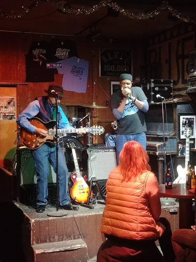 Live Music Venue «B.L.U.E.S.», reviews and photos, 2519 N Halsted St, Chicago, IL 60657, USA