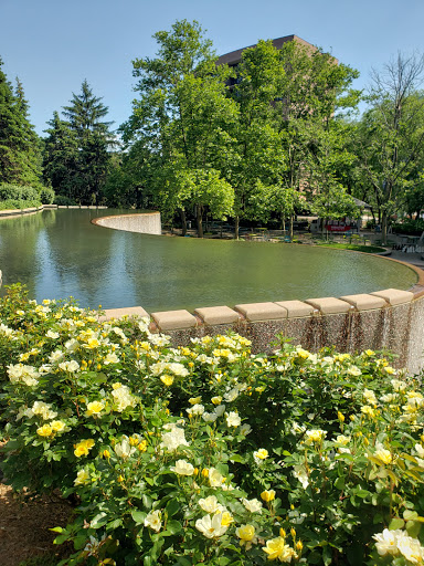 Park «Crystal City Water Park», reviews and photos, 1750 Crystal Dr, Arlington, VA 22202, USA