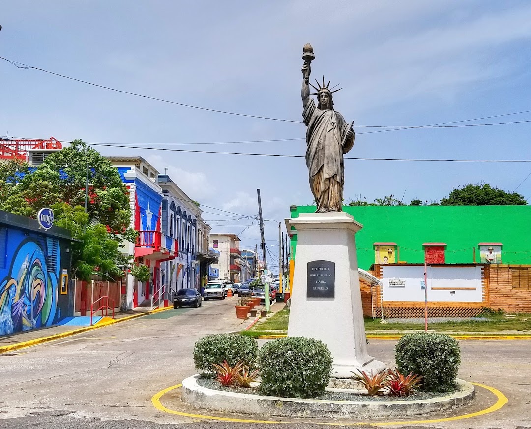 Esttua de la Libertad de Arecibo