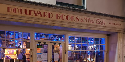 Boulevard bookshop and Thai Cafe