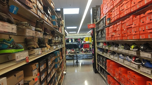 Sporting Goods Store «Academy Sports + Outdoors», reviews and photos, 1101 W Arbrook Blvd, Arlington, TX 76015, USA