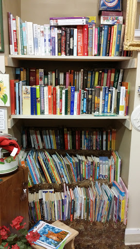 Thrift Store «Hand to Hand Thrift Store», reviews and photos, 785 Terryville Ave, Bristol, CT 06010, USA