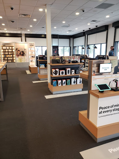 Cell Phone Store «Verizon», reviews and photos, 8363 Agora Pkwy, Selma, TX 78154, USA