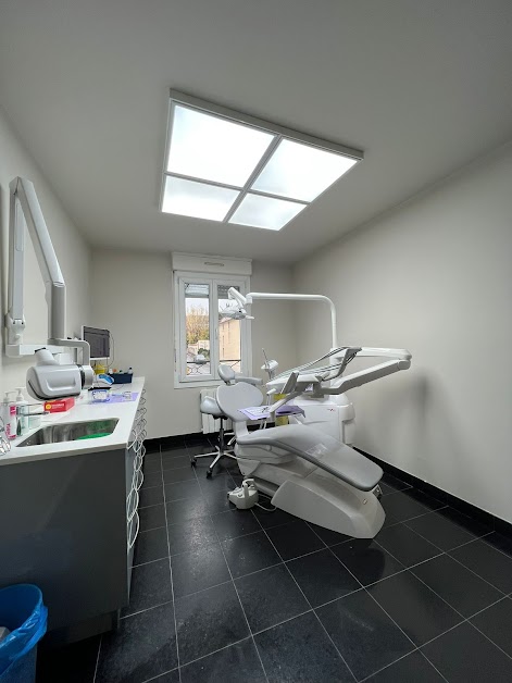 Dentiste AUBRY Victoire à Saint-Leu-la-Forêt ( )