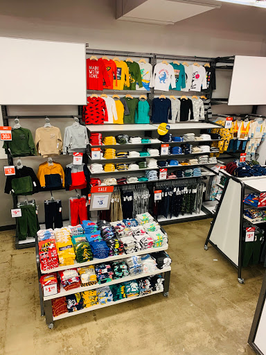 Clothing Store «Old Navy», reviews and photos, 7 Backus Ave, Danbury, CT 06810, USA