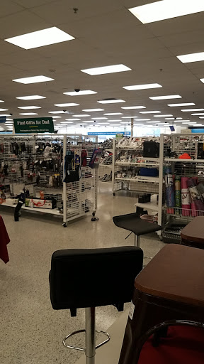 Clothing Store «Ross Dress for Less», reviews and photos, 201 University Oaks Blvd, Round Rock, TX 78664, USA