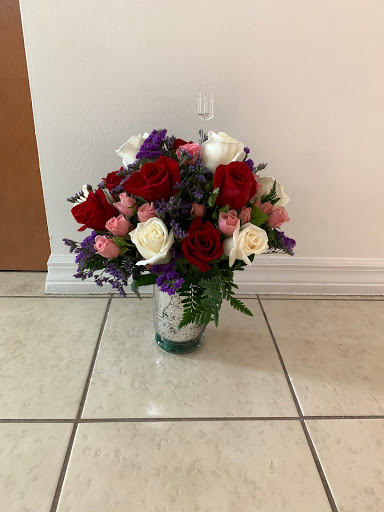 Florist «Bloomingdale Florist», reviews and photos, 827 E Bloomingdale Ave, Brandon, FL 33511, USA