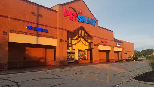 Pet Supply Store «PetSmart», reviews and photos, 3500 S Glenstone Ave, Springfield, MO 65804, USA