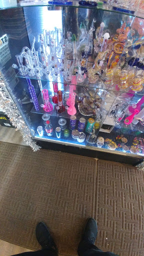 Vaporizer Store «Eastie Smoke Shop», reviews and photos, 76 Bennington St, East Boston, MA 02128, USA