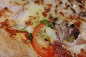 Pizza lovers & grill image