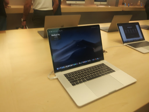 Computer Store «Apple Somerset», reviews and photos, 2800 W Big Beaver Rd, Troy, MI 48084, USA