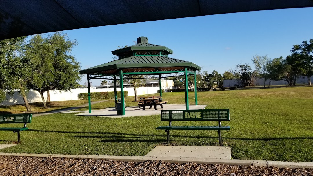 Betty Booth Roberts Park & Pool